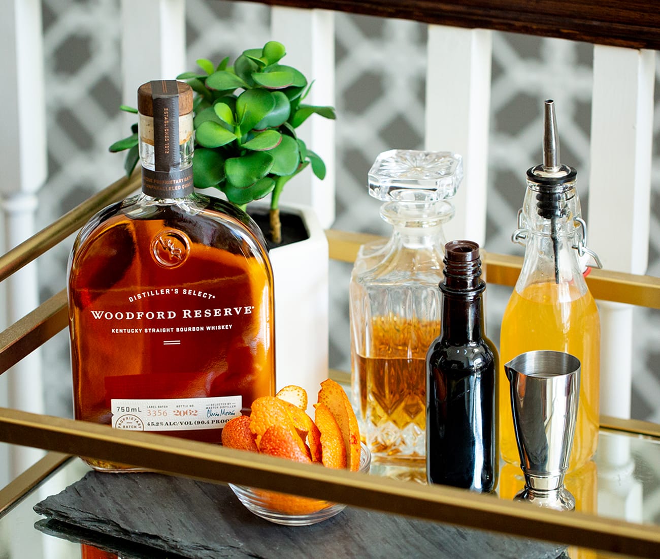 Image for Build the ultimate bar cart 